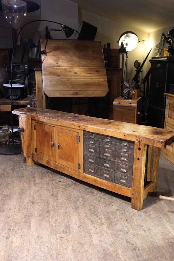 etabli transforme avec bidon militaire creation